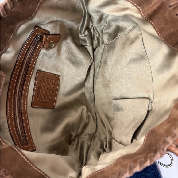 Coach genuine suede bag. - Picture 4 of 6